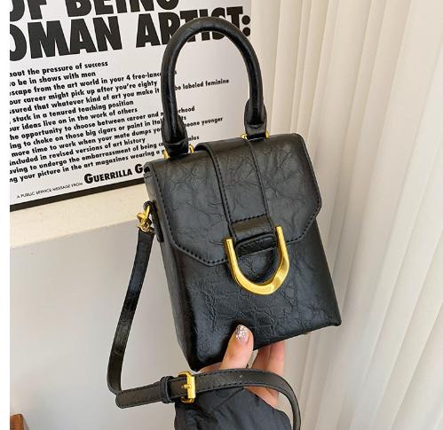Yeni kare kadın çanta Vintage yönlü omuz askılı postacı çantaları moda düz renk estetik kore tasarımcı kadın çantası image